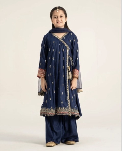 2 PIECE EMBROIDERED SUIT FIR GIRLS