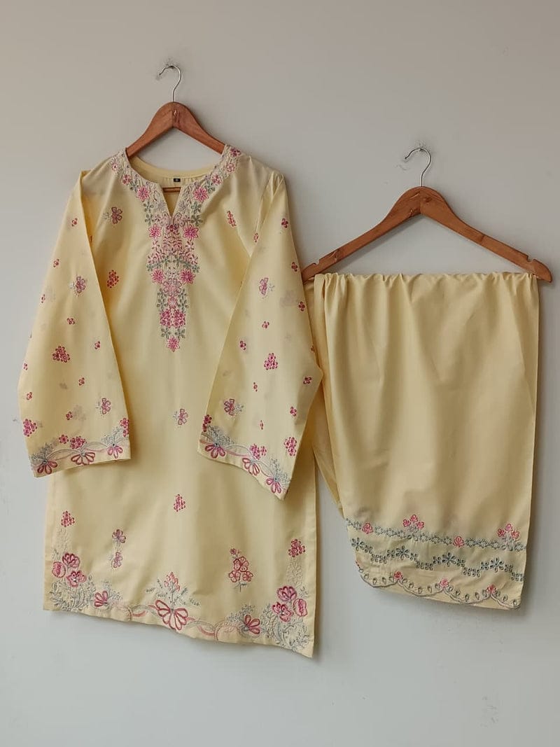 Women ready to wear lawn collection - Image 5