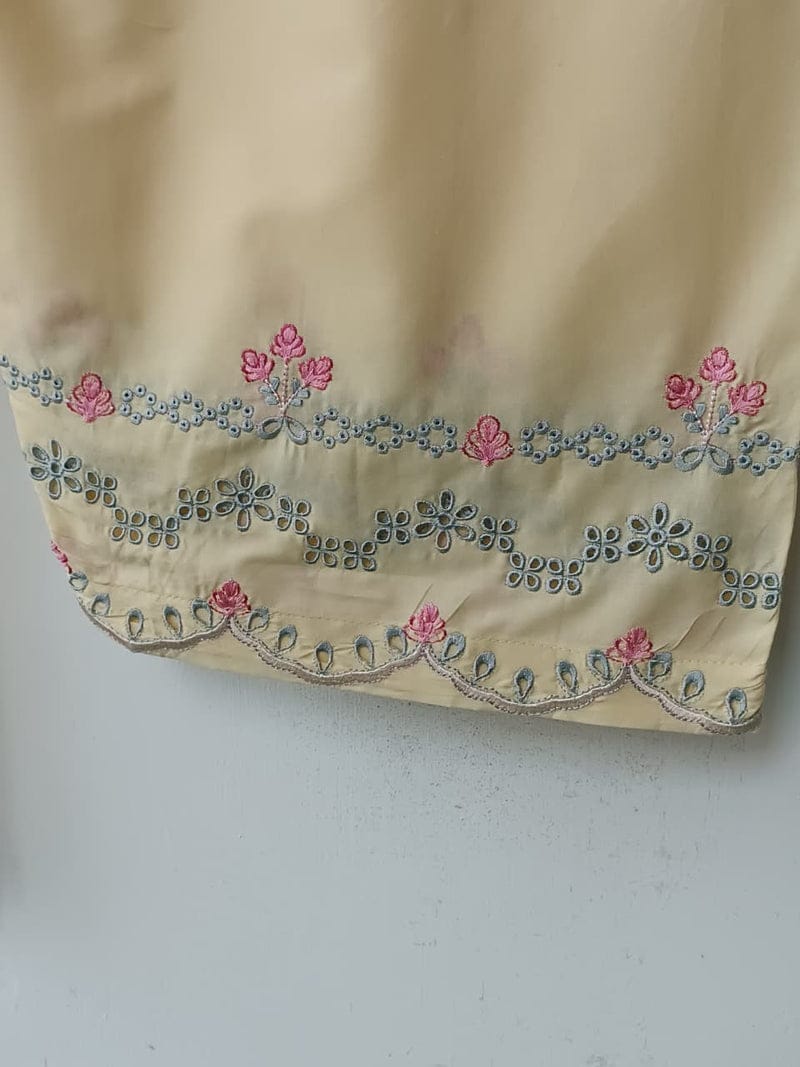 Women ready to wear lawn collection - Image 7